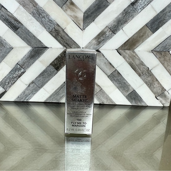 Lancôme matte shaker lipstick 190 FLY ME TO MAROON - Picture 3 of 3